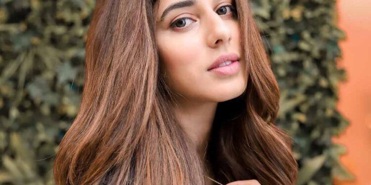 Jasmin Bajwa Portrays On Kangana Ranaut Iconic Dialogue From Her Movie Queen - Check Out This Humorous Video