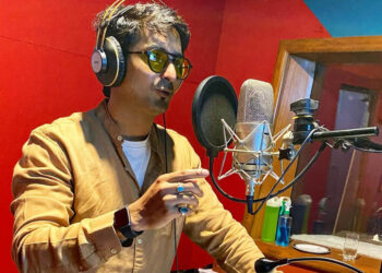 Marathi heartthrob Suhrud Wardekar gives fans a glimpse of his dubbing session for his upcoming movie Aathavani