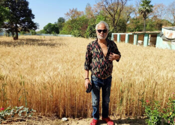 Sanjay Mishra and Karan Aanand turn allies for women with their comedy drama Jaaiye Aap Kahan Jaayenge