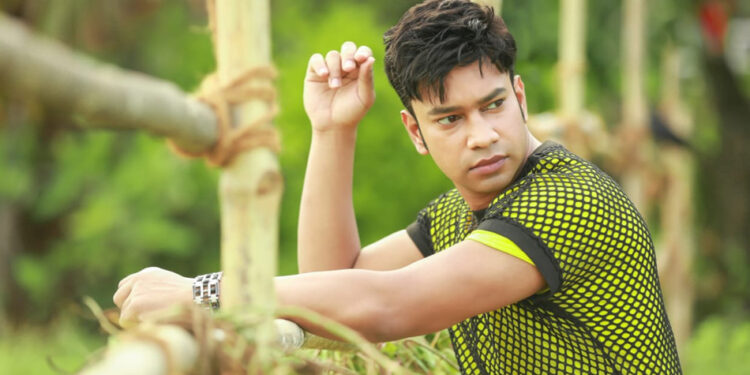 Rishi Saxena an engineer by profession and an artist by heart has a passion for creativity which connects him to Bollywood