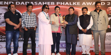 Shantanu Bhamare Bagged ‘Best Actor’ Award In Legend Dadasaheb Phalke Awards By Hands Of Padma Shri Anup Jalota Ji!