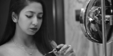 The Artist Who Built Her Music Career Between a 9-to-5, a College Loan and a Room That Became Her First Studio